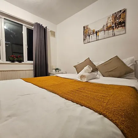 London E14 Stay